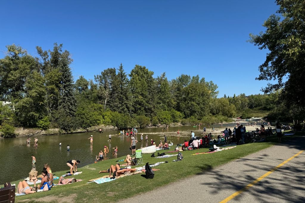 Elboya, a beautiful community in Calgary with river pathways and estate homes and great access to Stanley Park.