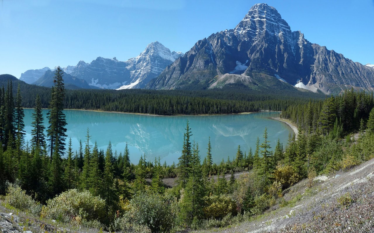An image of a lake in Banff National Park.