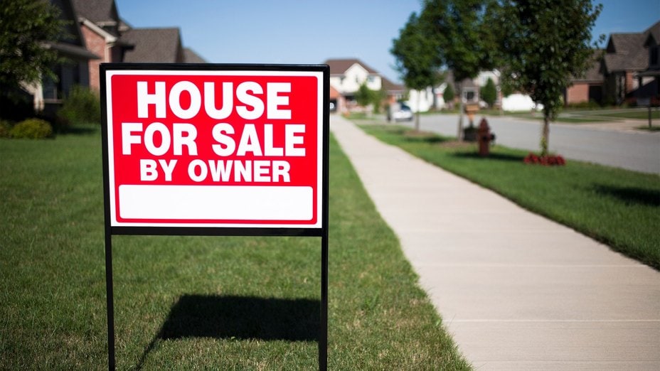 Calgary home for sale sign—starting point for those considering selling their property without a Realtor.