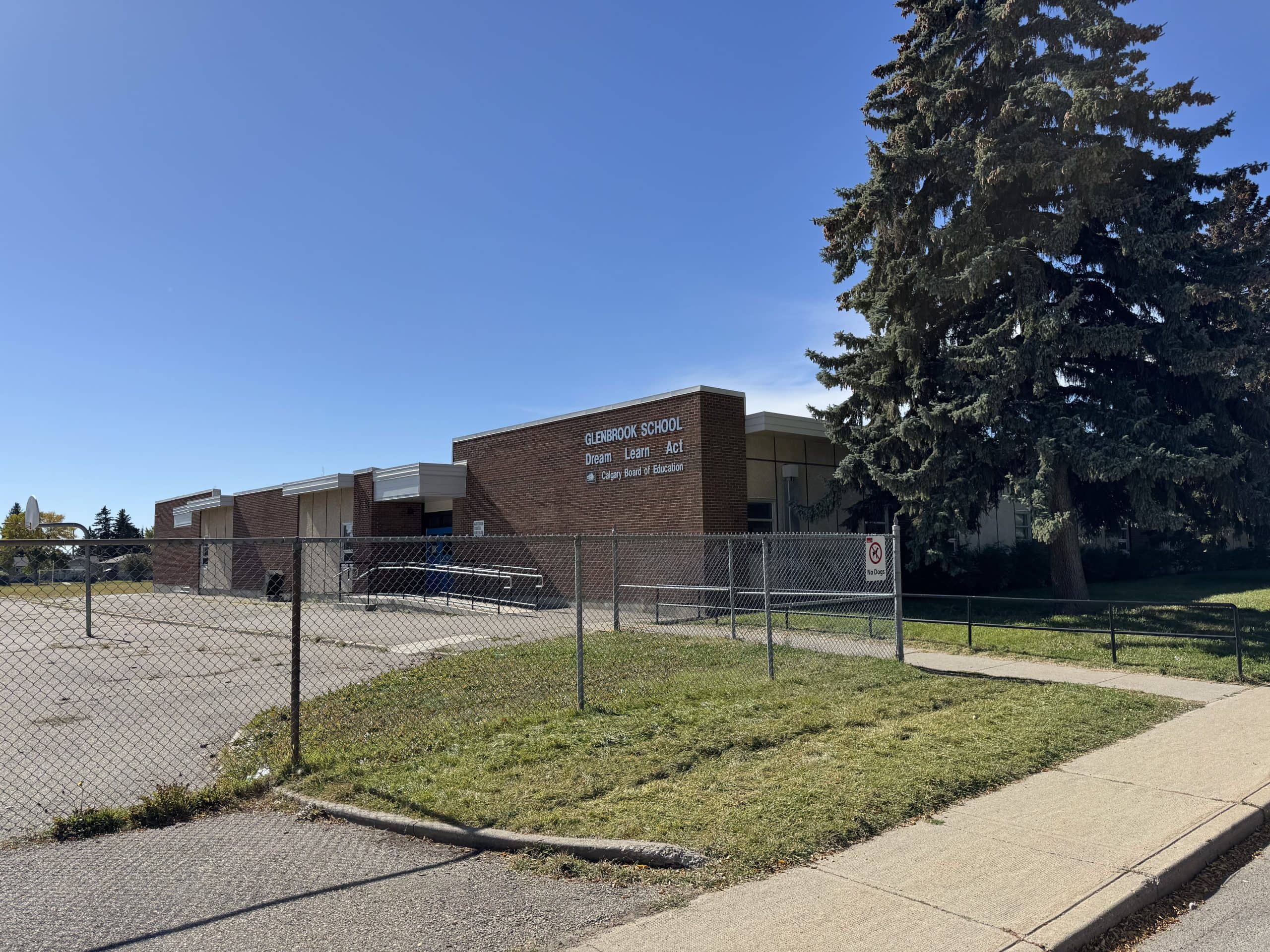 Glenbrook School in Calgary serves the local community with accessible education and nearby parks, making the neighbourhood a family friendly place to live.