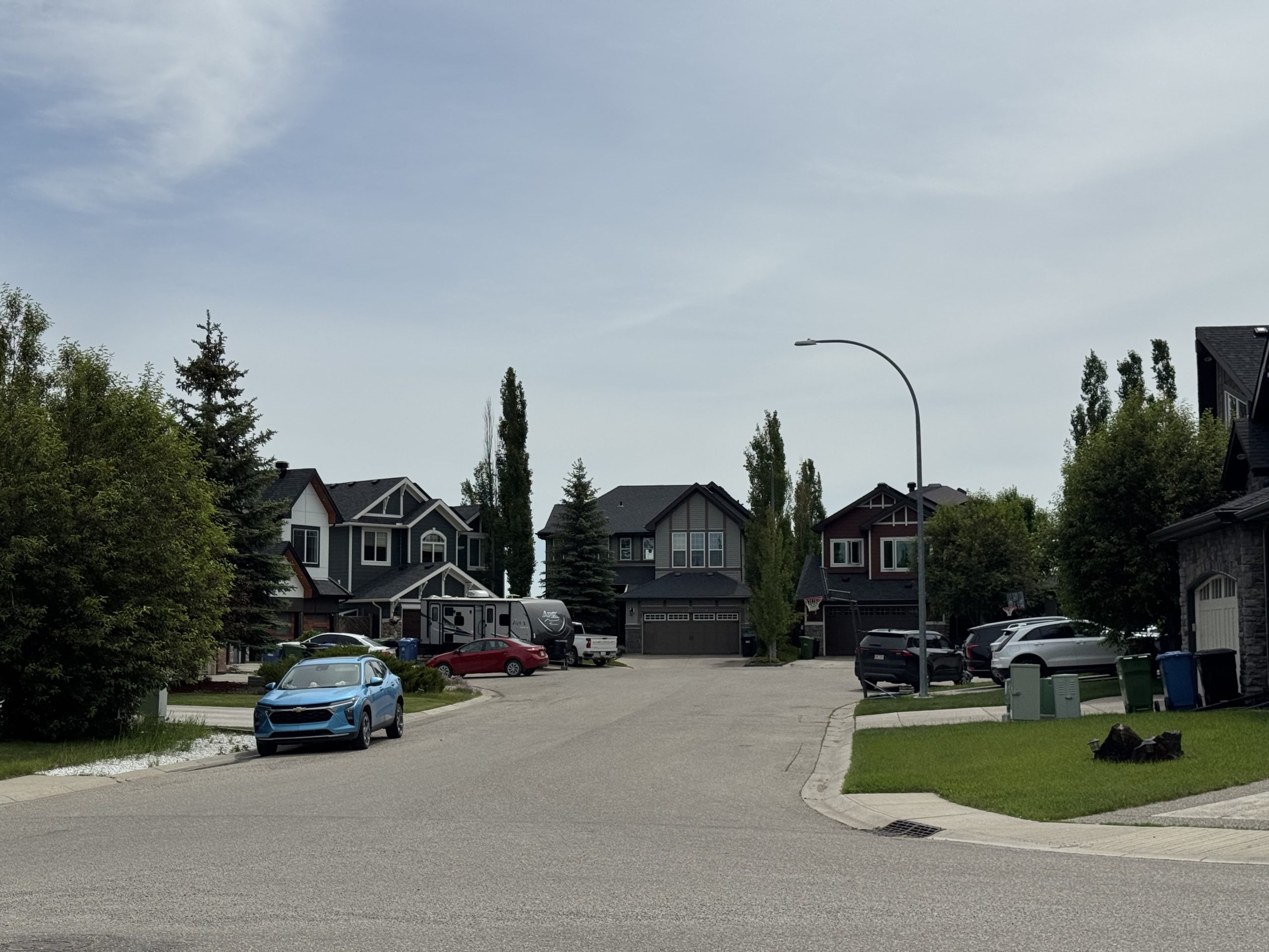 Quiet residential streets in Sage Hill feature modern family homes, mature landscaping, and a peaceful suburban atmosphere that appeals to families, professionals, and anyone seeking newer homes in northwest Calgary.