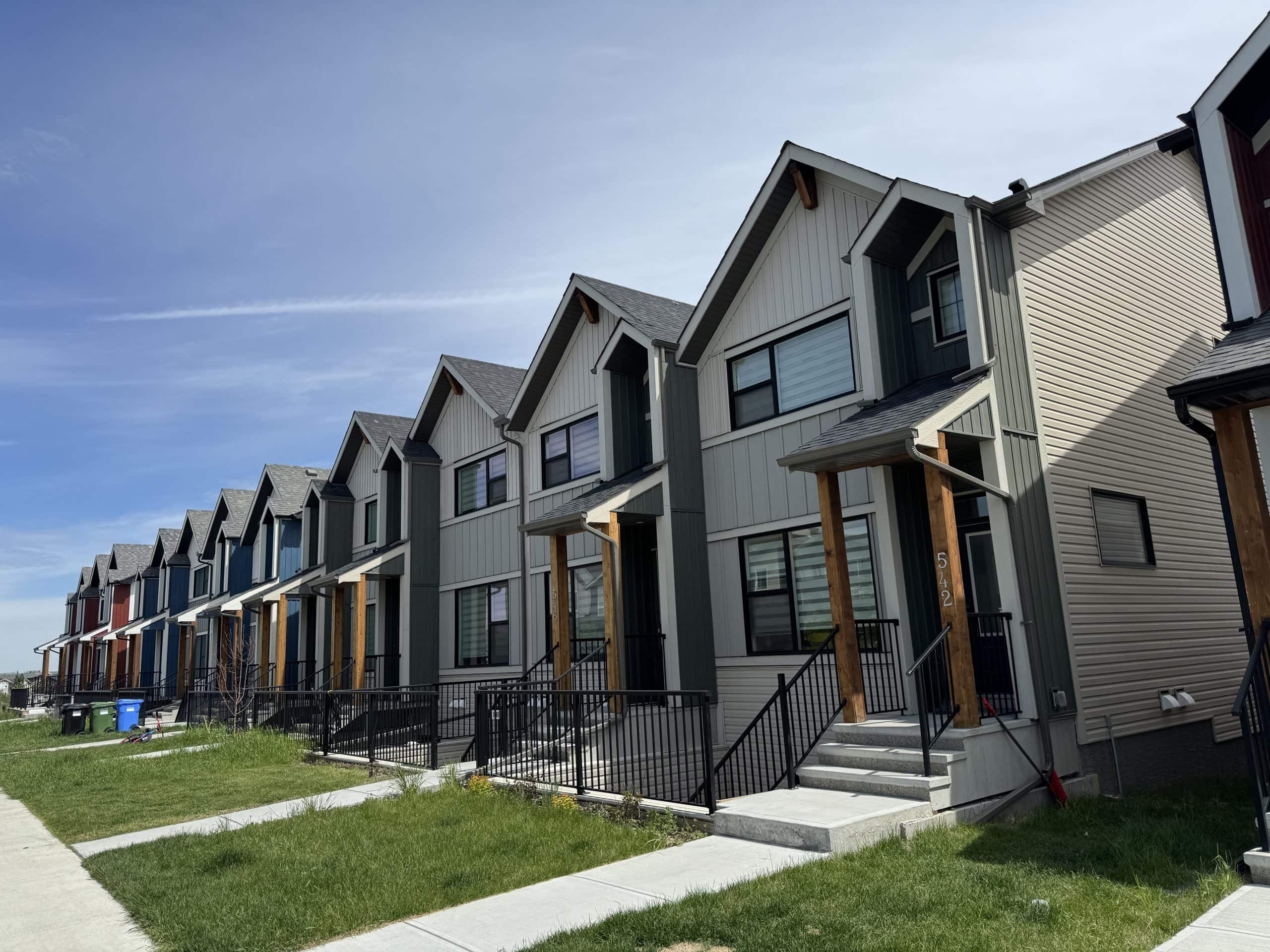 Modern townhomes in Sage Hill offer contemporary designs, attractive curb appeal, and low maintenance living, making them a popular choice for first time buyers, young families, and investors in northwest Calgary.